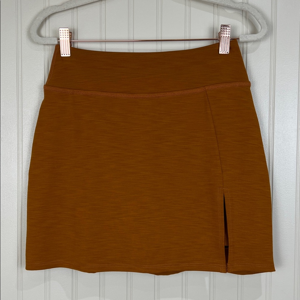 Beyond Yoga Rib Hold Court Skirt in Clove Brown Heather Size Small
